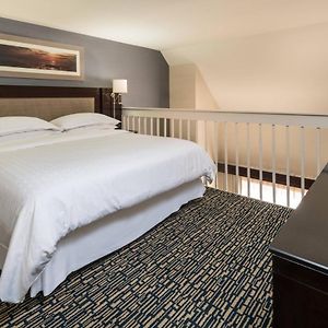 Zimmer mit Kingsize-Bett